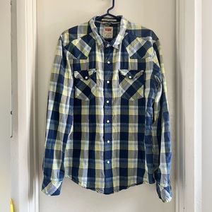 Levi’s Men’s Cotton Plaid Western Style Shirt